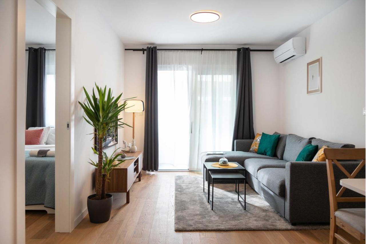 Design 2Bdr Apartment With Balcony- Free Parking Загреб Экстерьер фото